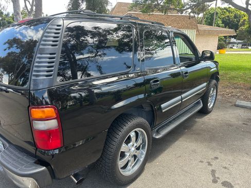 Used 2002 Chevrolet Tahoe LT RWD image 2