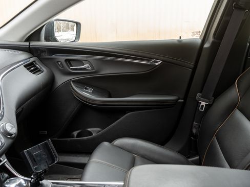 Used 2016 Chevrolet Impala LTZ w/ Enhanced Convenience Package image 12