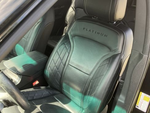 Used 2016 Ford Explorer Platinum image 15