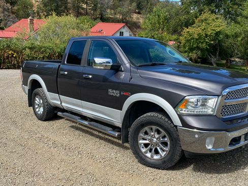 Used 2016 RAM 1500 Laramie w/ Convenience Group AWD/4WD image 6