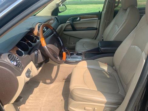 Used 2010 Buick Enclave CXL w/ Trailering Provision Package FWD image 8