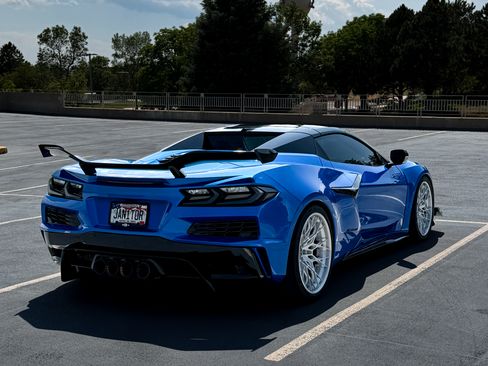 Used 2024 Chevrolet Corvette Z06 w/ Z07 Performance Package RWD image 6
