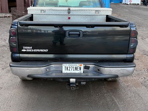Used 2007 Chevrolet Silverado 1500 LS w/ Chrome Exterior Package image 4