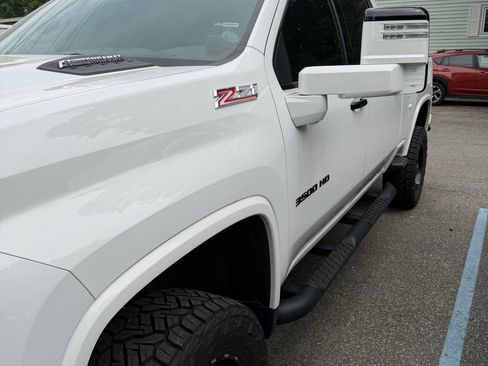 Used 2023 Chevrolet Silverado 3500 LTZ w/ LTZ Plus Package AWD/4WD image 2