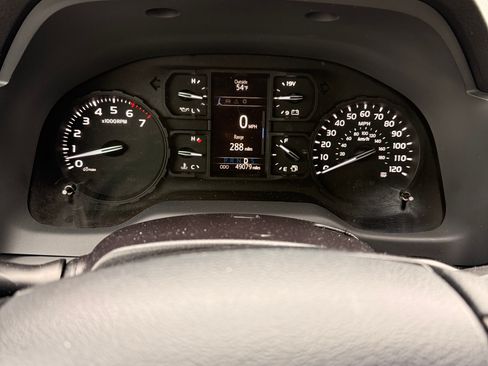 Used 2018 Toyota Tundra SR image 20