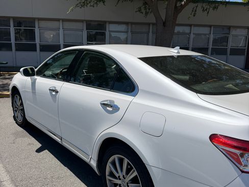 Used 2012 Lexus ES 350 w/ Touring Special Edition FWD image 4