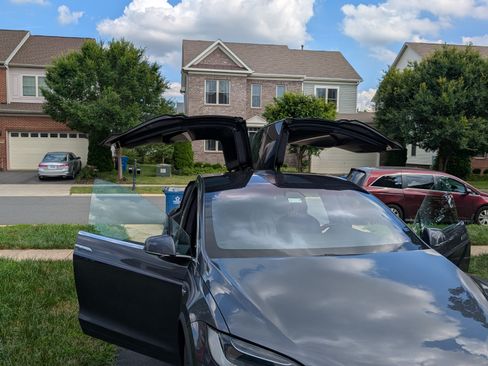 Used 2018 Tesla Model X 100D image 10