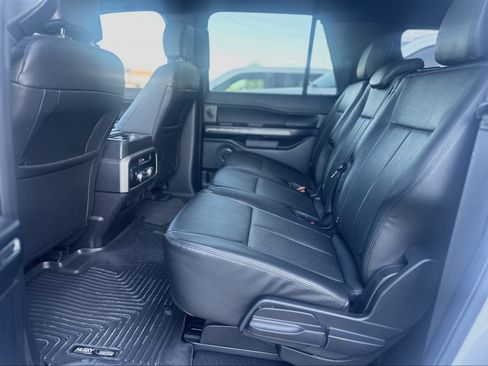 Used 2018 Ford Expedition Max XLT image 6