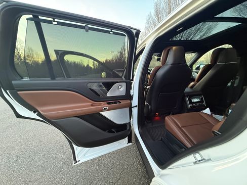 Used 2020 Lincoln Aviator Grand Touring w/ Equipment Group 302A image 15