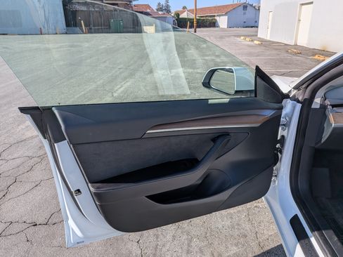 Used 2023 Tesla Model 3 Performance image 22
