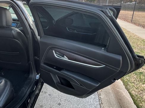 Used 2018 Cadillac XTS Luxury image 10