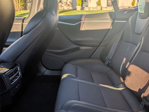 Used 2017 Tesla Model S 75D image 17