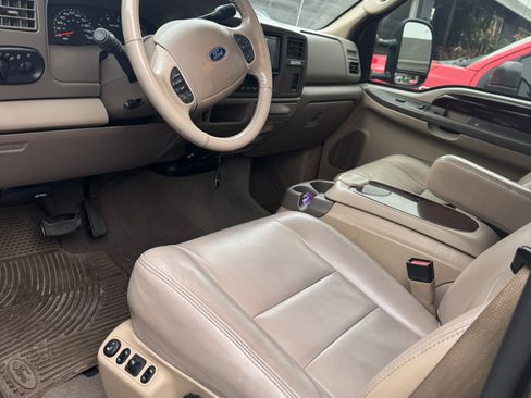 Used 2004 Ford Excursion Limited image 2