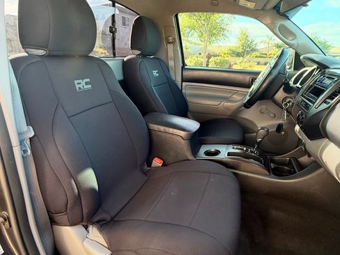Used 2012 Toyota Tacoma 4x4 Regular Cab image 12