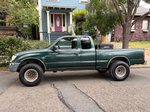 Used 1999 Toyota Tacoma 4x4 Xtracab V6 image 4