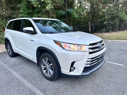 Used 2017 Toyota Highlander XLE