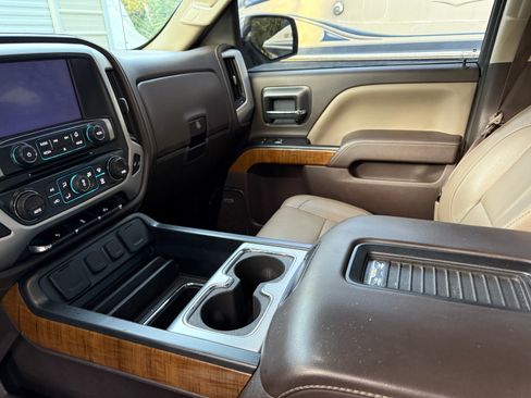 Used 2018 GMC Sierra 1500 SLT w/ SLT Premium Package image 9