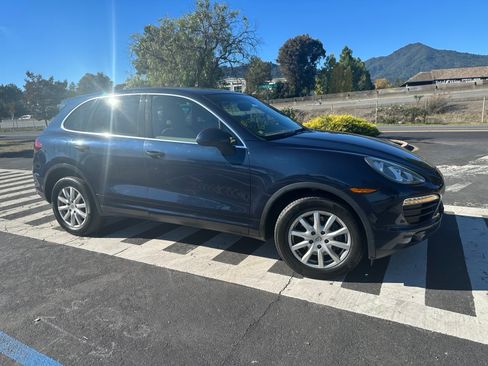 Used 2011 Porsche Cayenne image 4