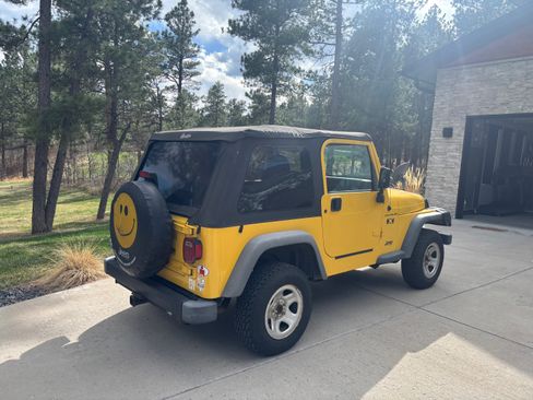 Used 2002 Jeep Wrangler X image 2