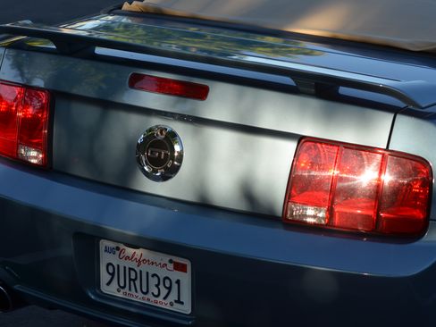 Used 2005 Ford Mustang GT Premium RWD image 24