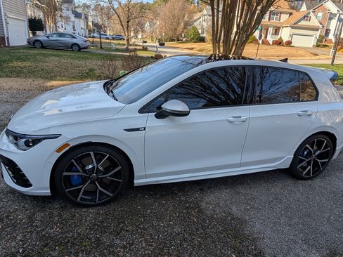 Used 2022 Volkswagen Golf R image 2