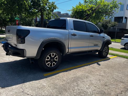 Used 2013 Toyota Tundra 4x4 CrewMax w/ SR5 Pkg image 19
