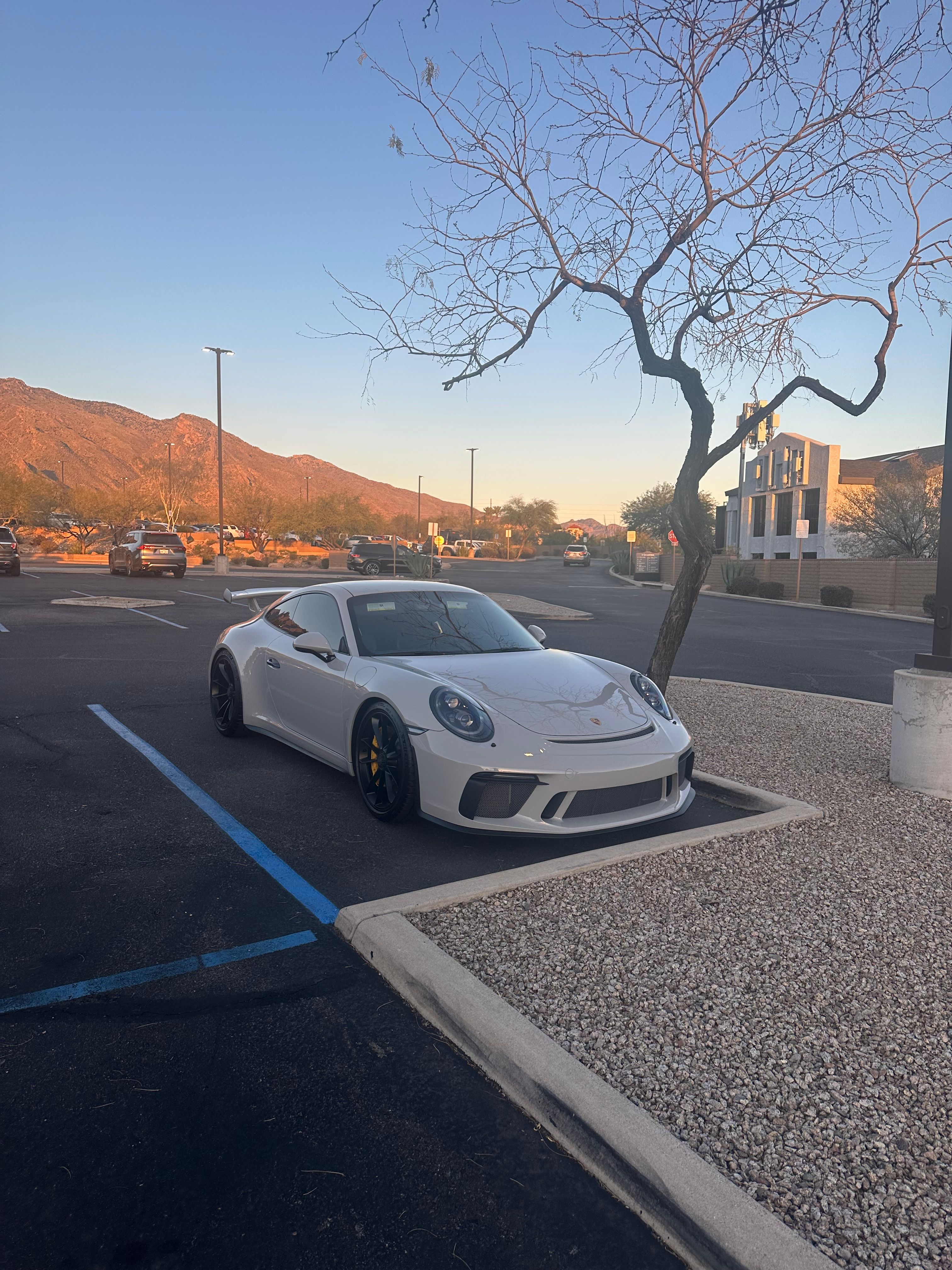 Used 2018 Porsche 911 GT3 RWD image 2