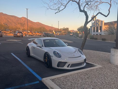 Used 2018 Porsche 911 GT3 RWD image 2