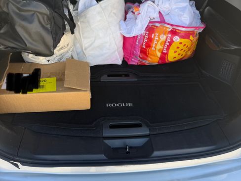 Used 2019 Nissan Rogue SV image 19