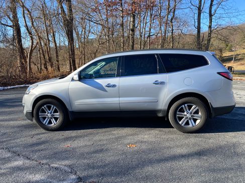 Used 2016 Chevrolet Traverse LT image 6