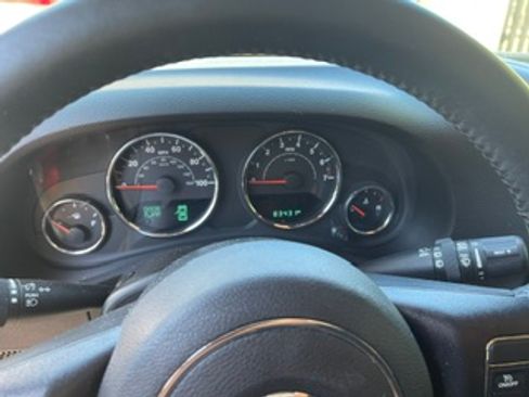 Used 2016 Jeep Wrangler Unlimited Sahara w/ Connectivity Group AWD/4WD image 22