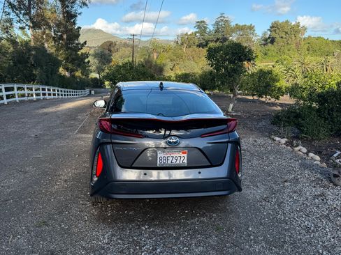 Used 2017 Toyota Prius Prime Advanced w/ Carpet Mat Package image 4