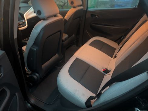 Used 2021 Chevrolet Bolt LT image 16