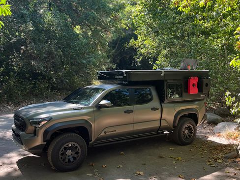 Used 2025 Toyota Tacoma 4x4 Double Cab Hybrid image 28