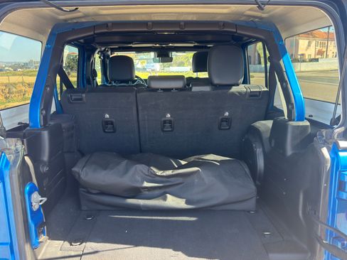 Used 2021 Jeep Wrangler Unlimited Rubicon 4xe w/ Dual Top Group image 11