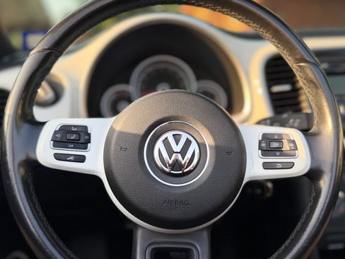 Used 2015 Volkswagen Beetle 1.8T FWD image 31