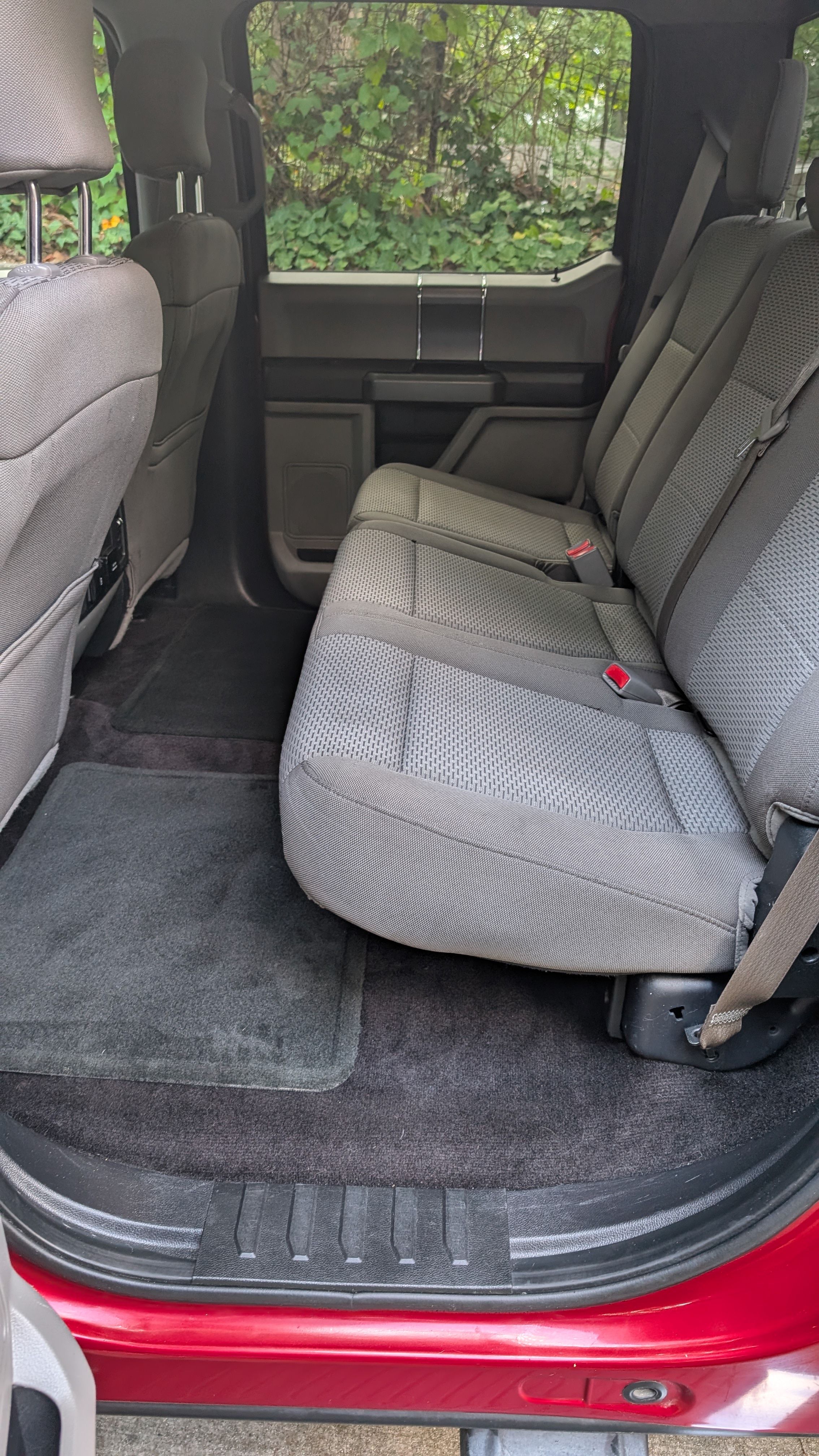 Used 2017 Ford F150 XLT w/ Equipment Group 302A Luxury RWD image 9