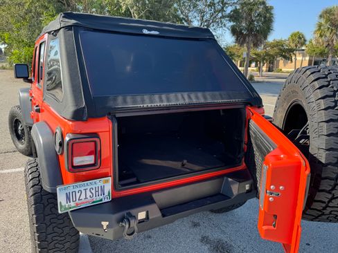 Used 2020 Jeep Wrangler Unlimited Sport image 10