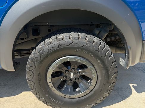Used 2017 Ford F150 Raptor w/ Equipment Group 802A Luxury AWD/4WD image 9