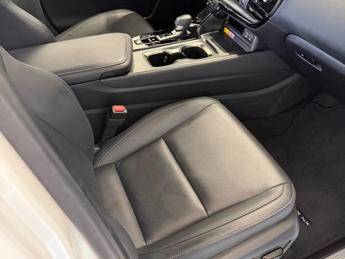 Used 2024 Lexus NX 350h AWD image 14