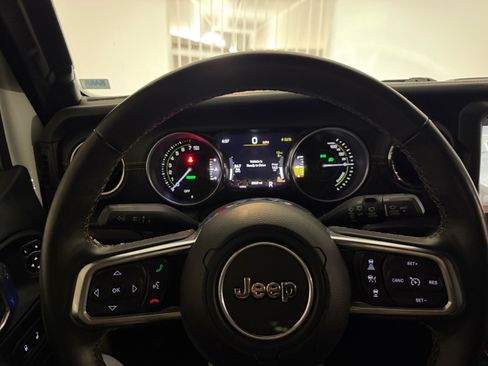 Used 2022 Jeep Wrangler Unlimited Sahara image 8