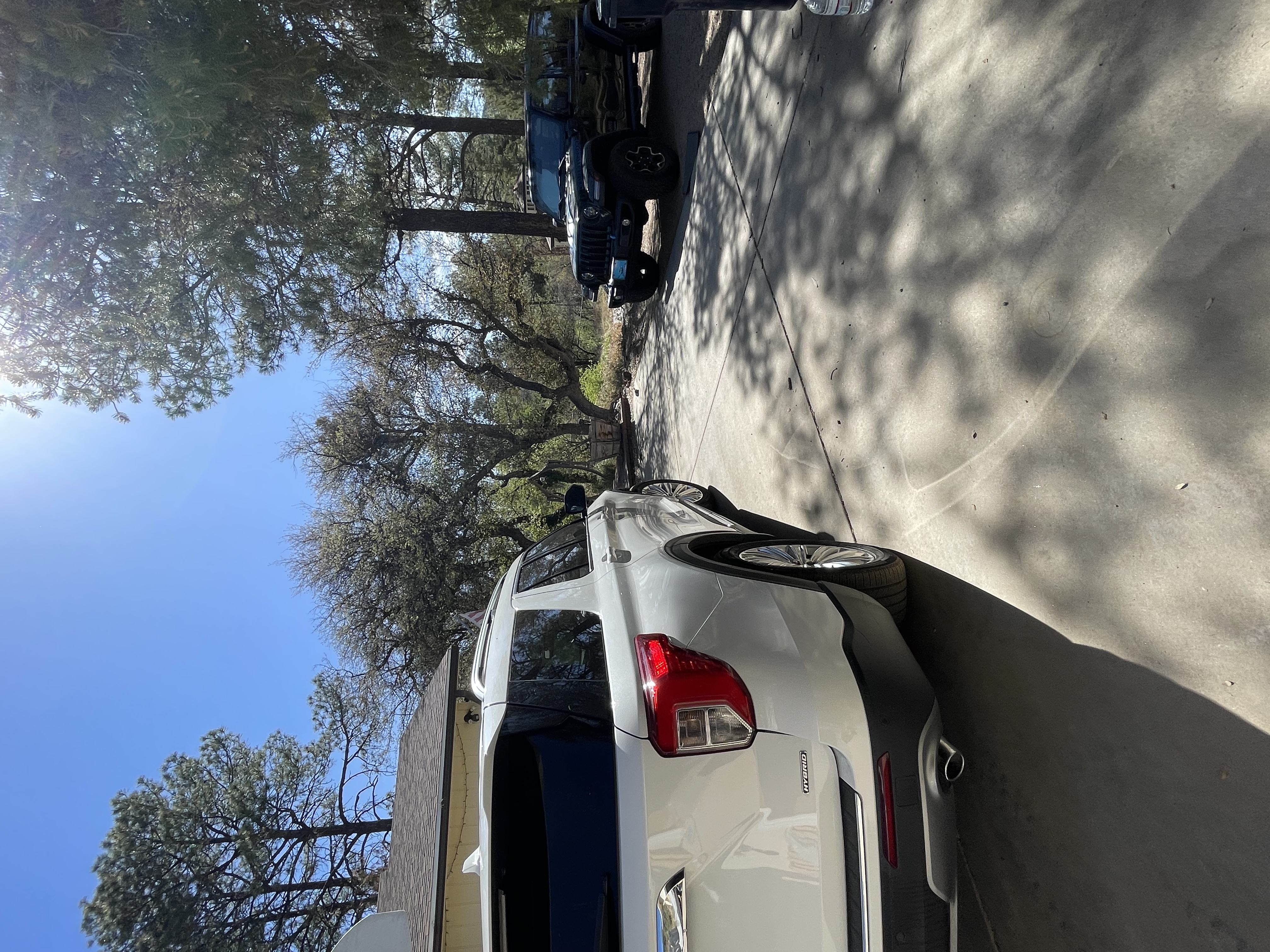 Used 2020 Ford Explorer Limited w/ Hybrid Equipment Group 310A RWD image 8