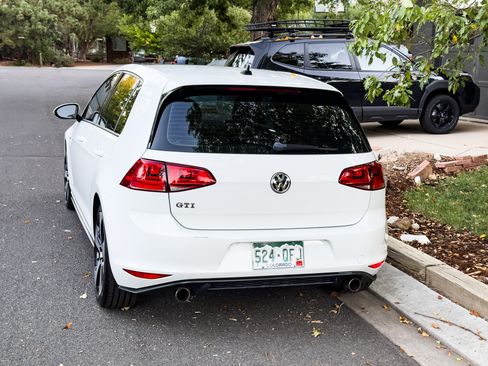 Used 2015 Volkswagen GTI SE FWD image 6