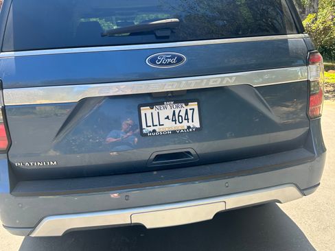 Used 2018 Ford Expedition Platinum AWD/4WD image 4