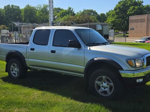 Used 2003 Toyota Tacoma PreRunner RWD image 1