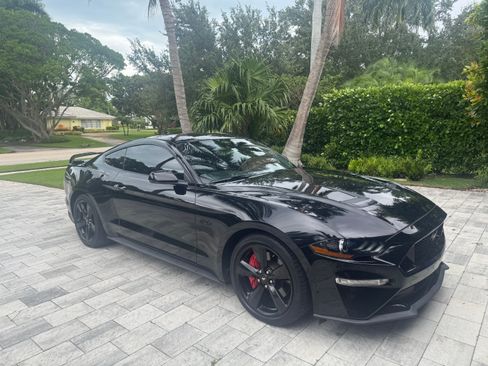 Used 2022 Ford Mustang GT Premium w/ Black Accent Package RWD image 1