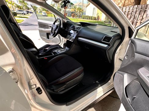 Used 2017 Subaru Crosstrek 2.0i Premium image 15