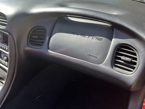 Used 1998 Chevrolet Corvette Convertible w/ Performance Handling Pkg image 19