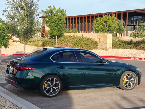 Used 2021 Alfa Romeo Giulia Ti w/ Active Assist 2 Package TI RWD image 4