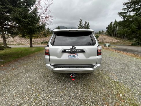 Used 2021 Toyota 4Runner TRD Off-Road Premium w/ Moonroof Package image 9